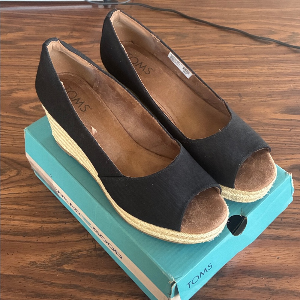 07:07 Tom’s Rania Peep Toe Wedge Pump